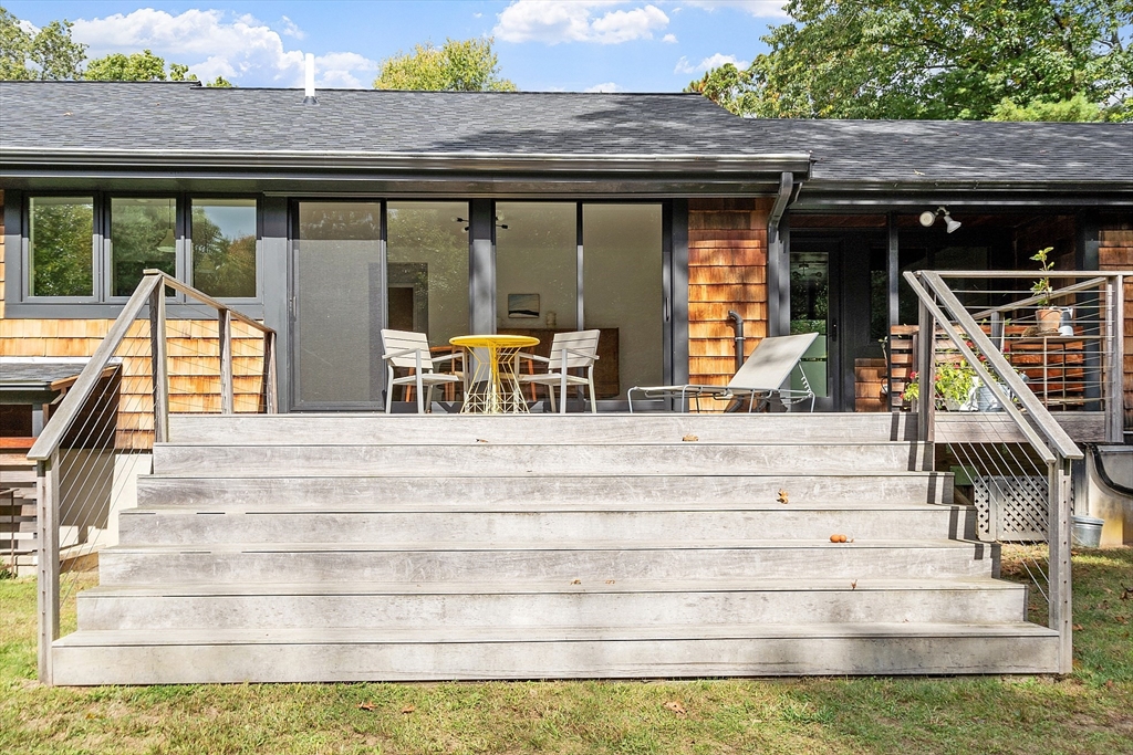 15 Hillside Rd