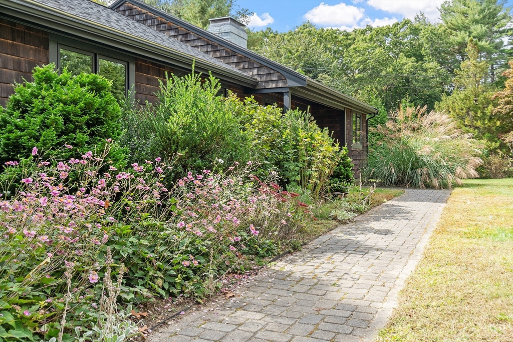 15 Hillside Rd