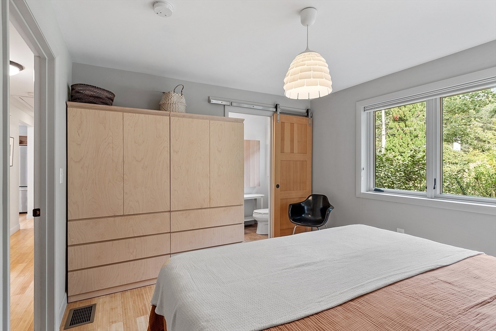 15 Hillside Rd