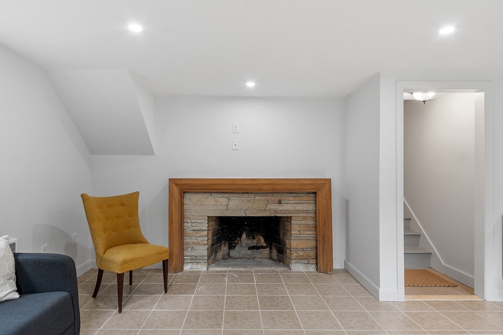 15 Hillside Rd