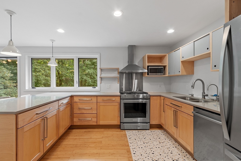 15 Hillside Rd