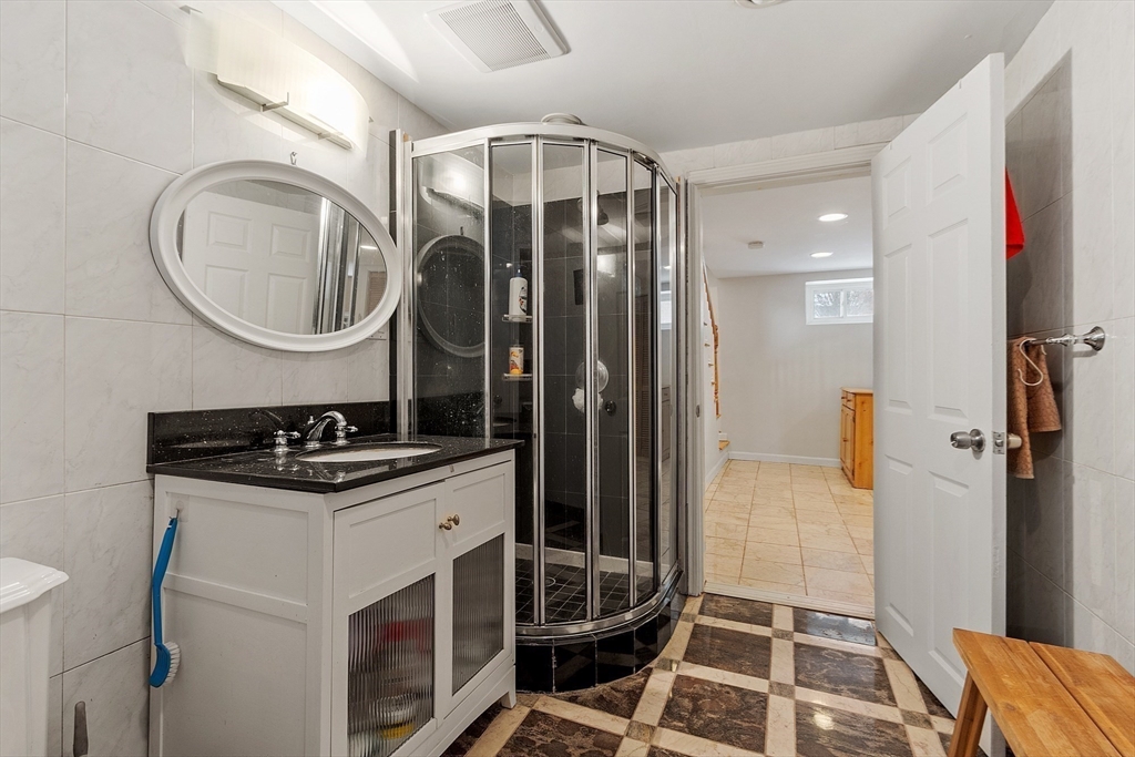 53 Wallace Rd