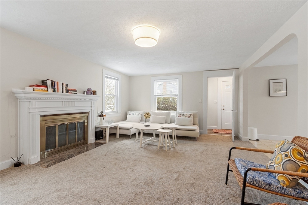 53 Wallace Rd