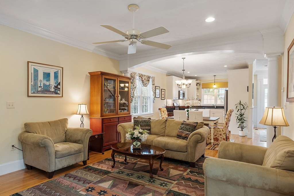 4 Snowberry Ln