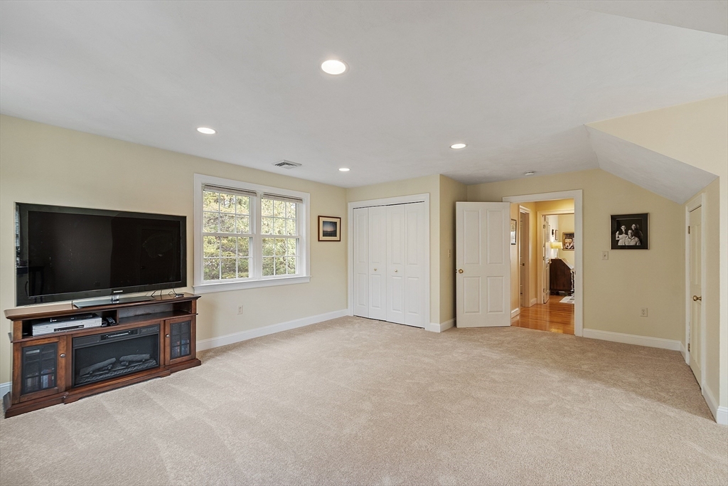 4 Snowberry Ln
