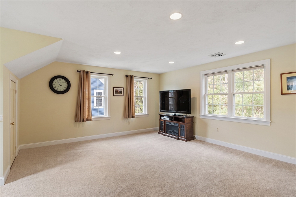 4 Snowberry Ln