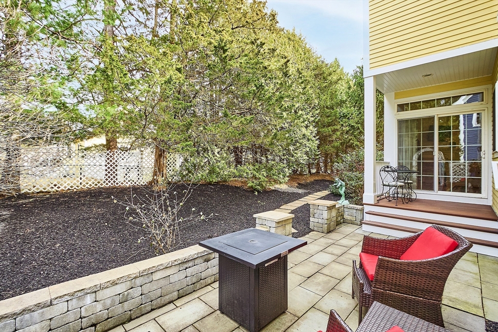 4 Snowberry Ln