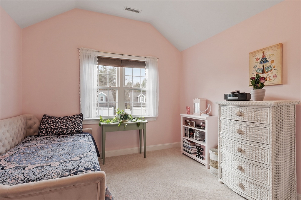 4 Snowberry Ln