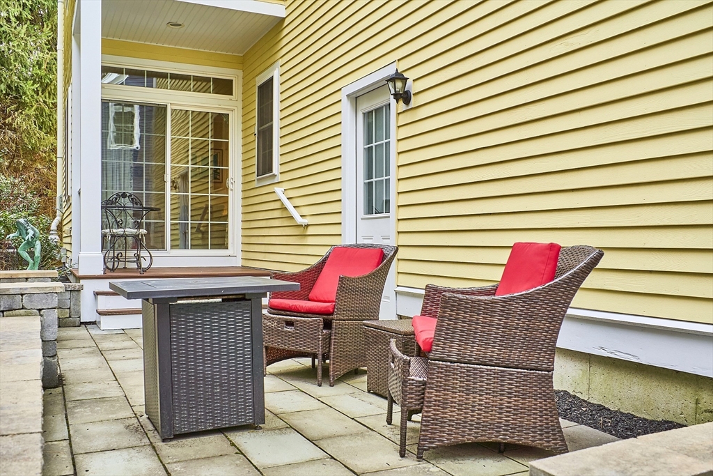 4 Snowberry Ln