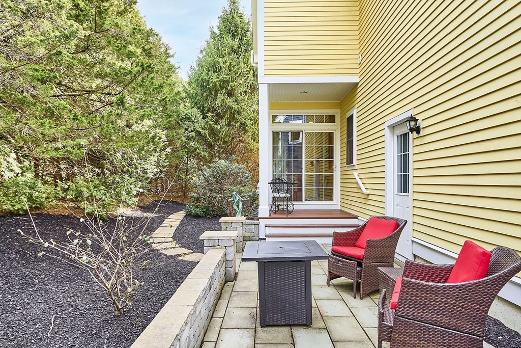 4 Snowberry Ln