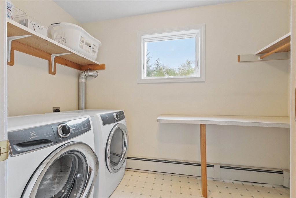 87 Wheeler Rd