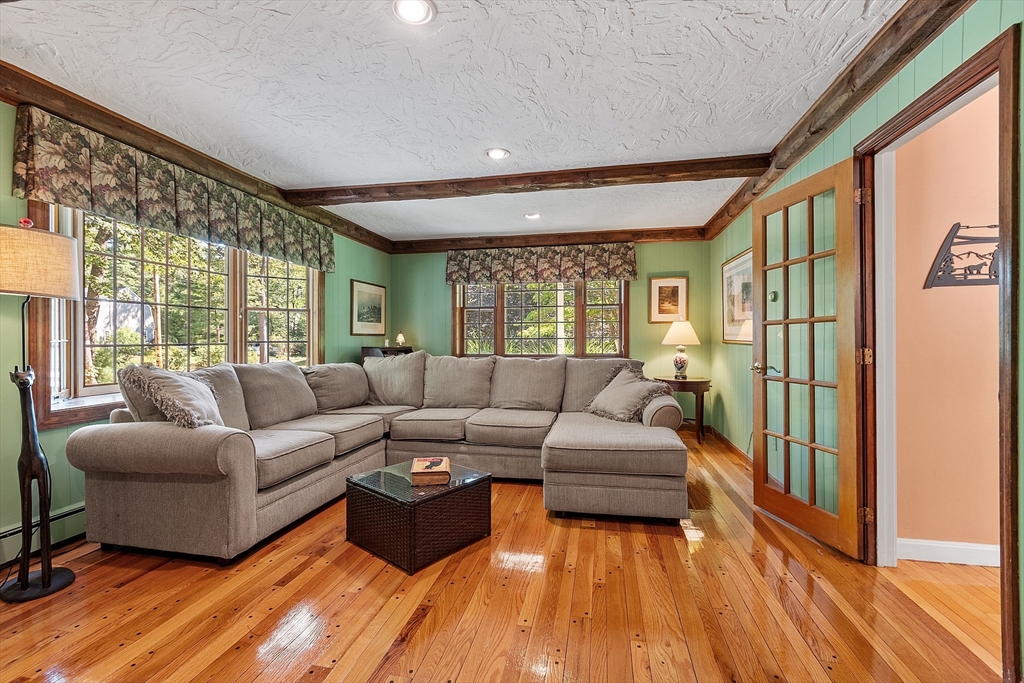 27 Lincoln Drive