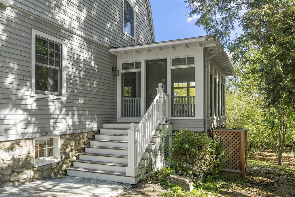 46 Wood St