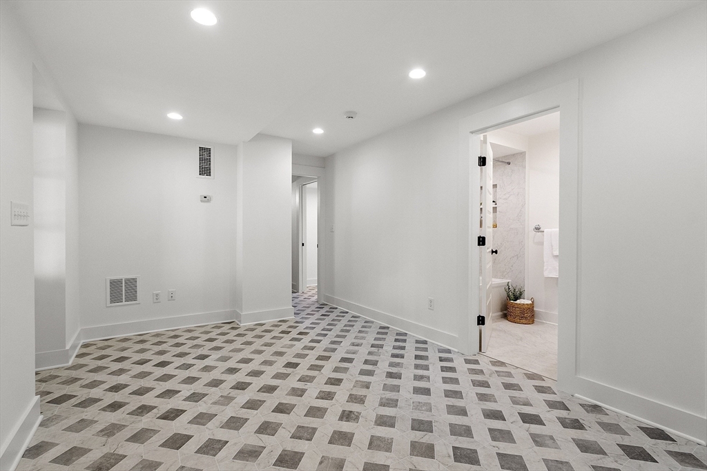 46 Wood St