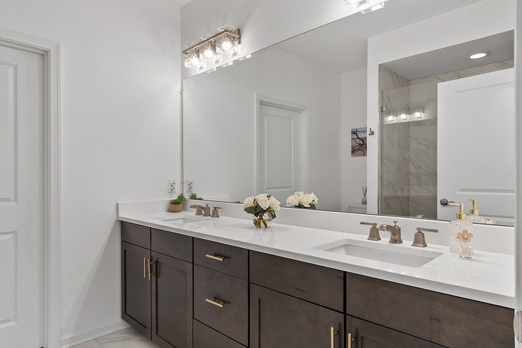 121 White Pond Way # 121