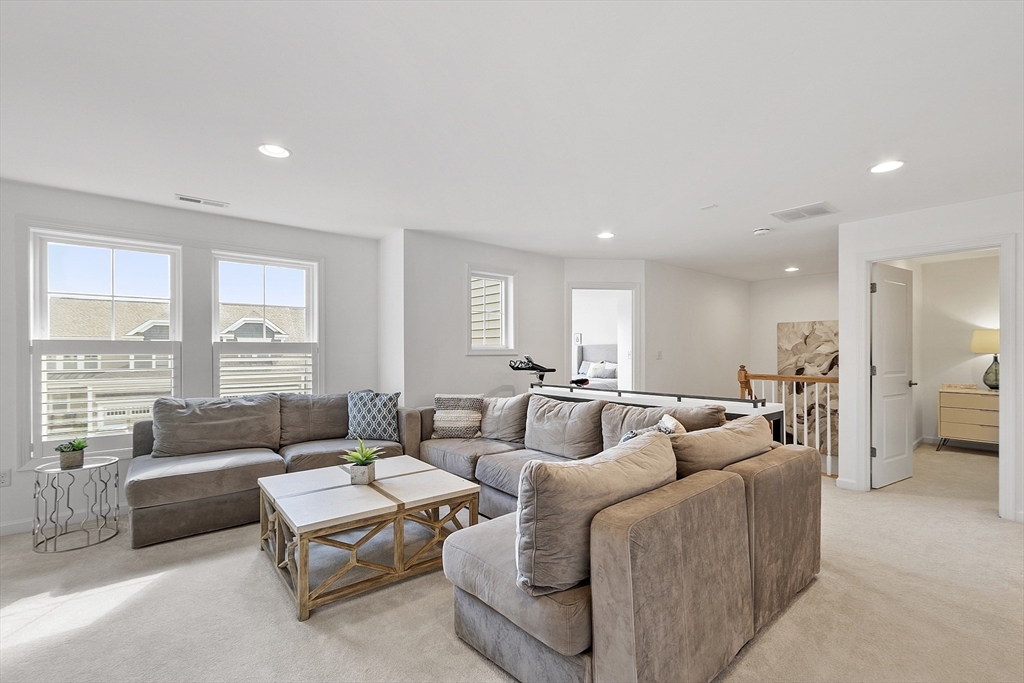 121 White Pond Way # 121