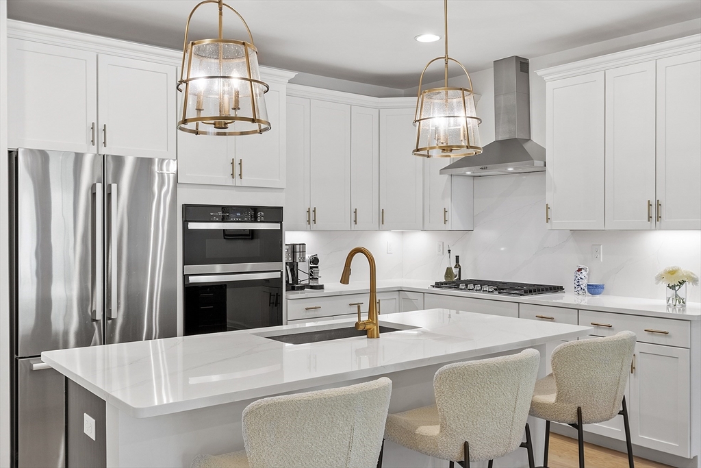 121 White Pond Way # 121