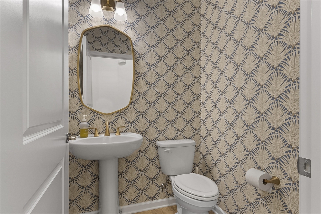 121 White Pond Way # 121