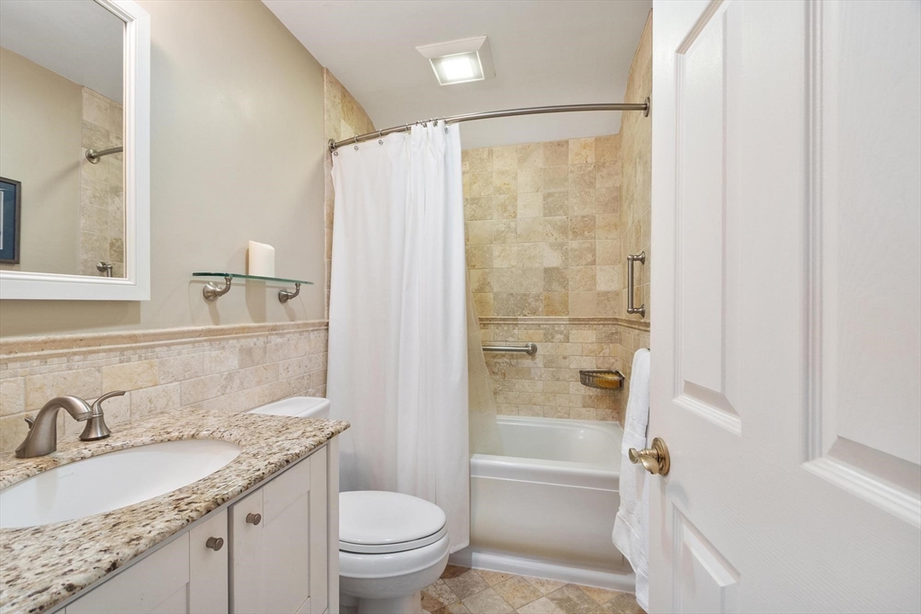 22 Center Village Dr # 22