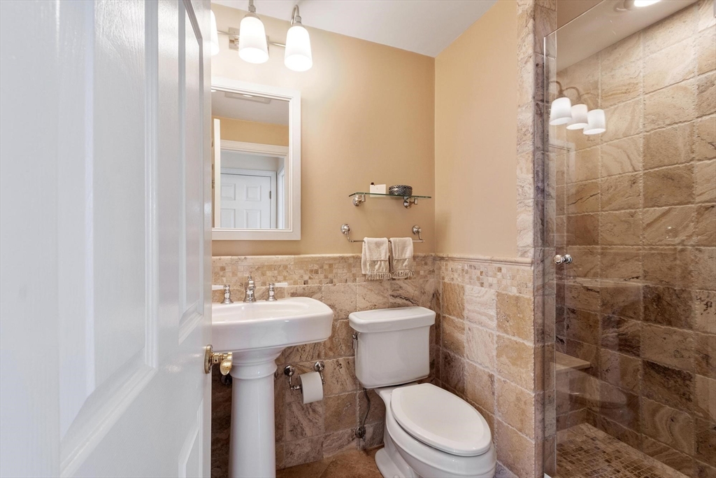 22 Center Village Dr # 22