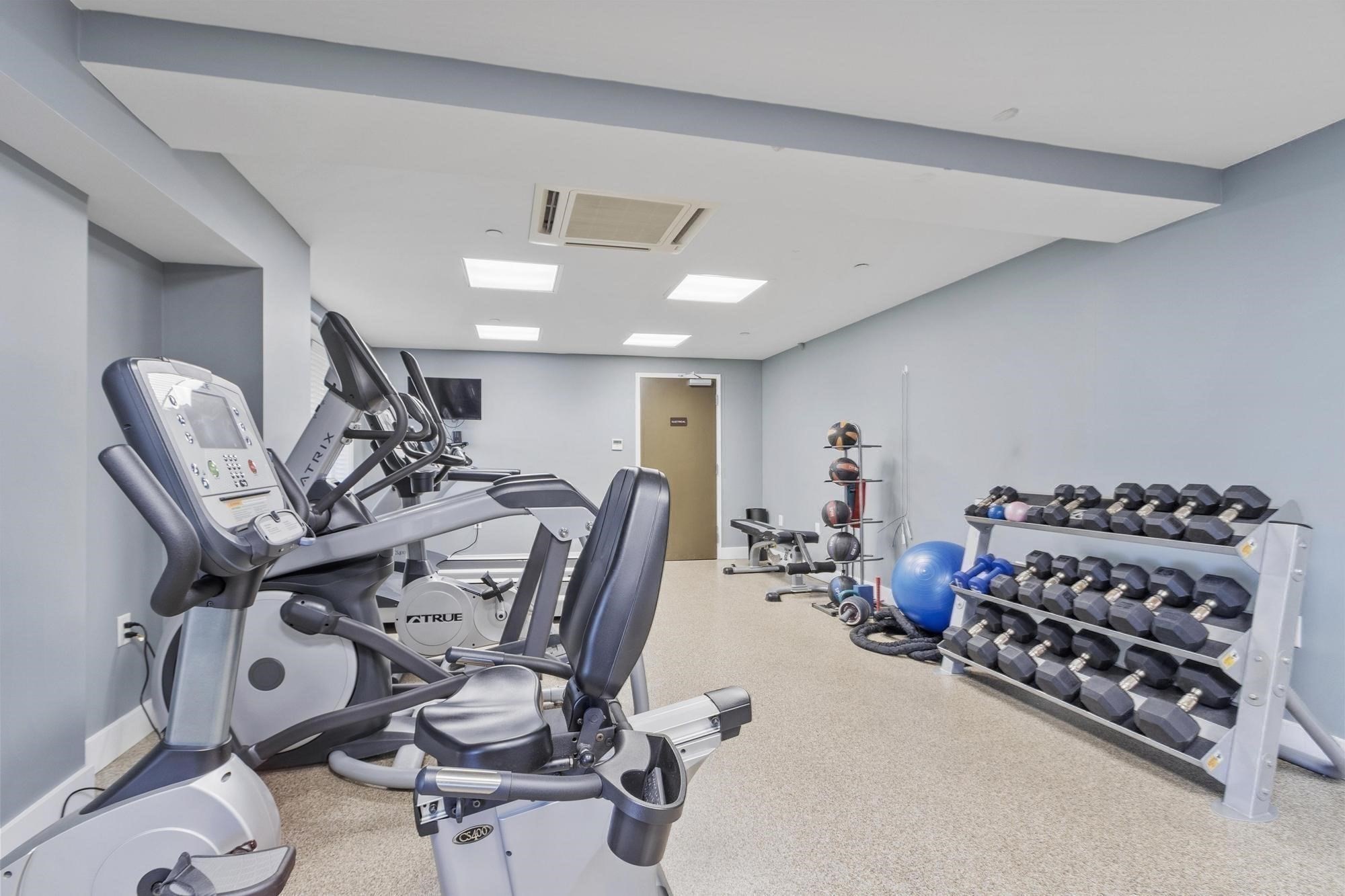 321 Hammond Pond Pkwy # 103