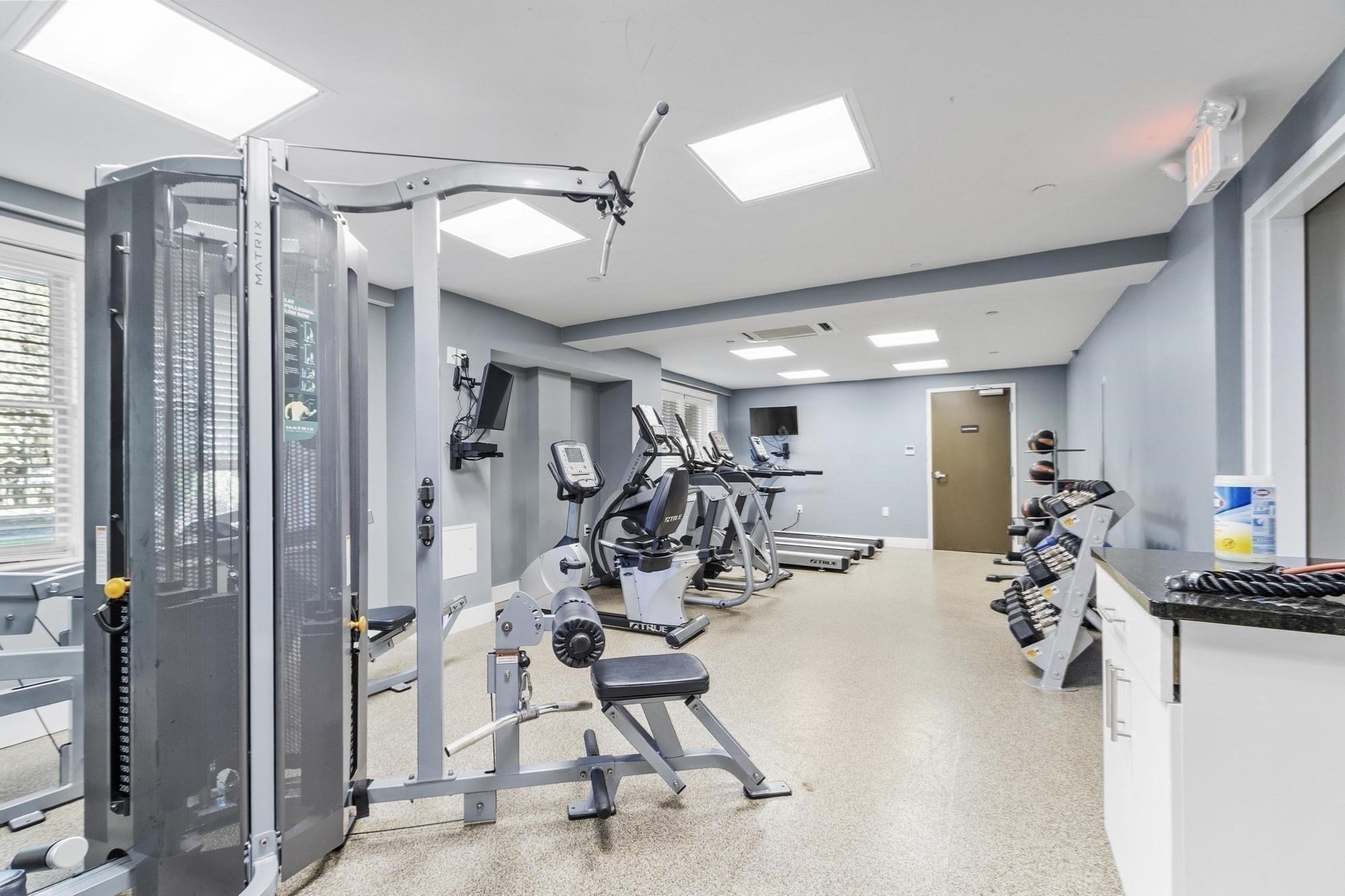 321 Hammond Pond Pkwy # 103