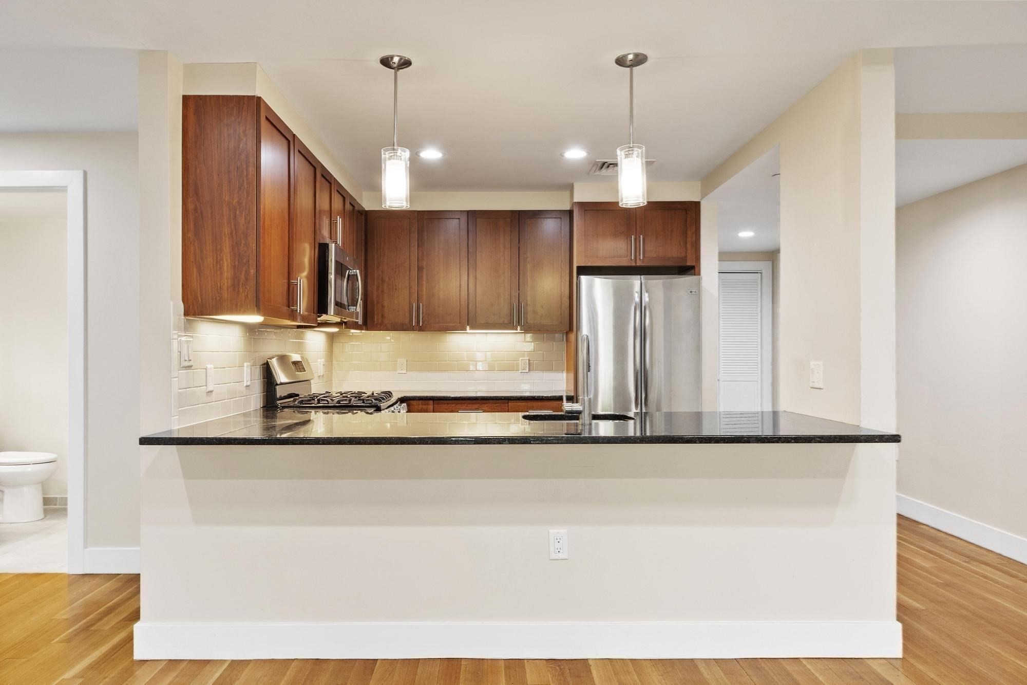 321 Hammond Pond Pkwy # 103