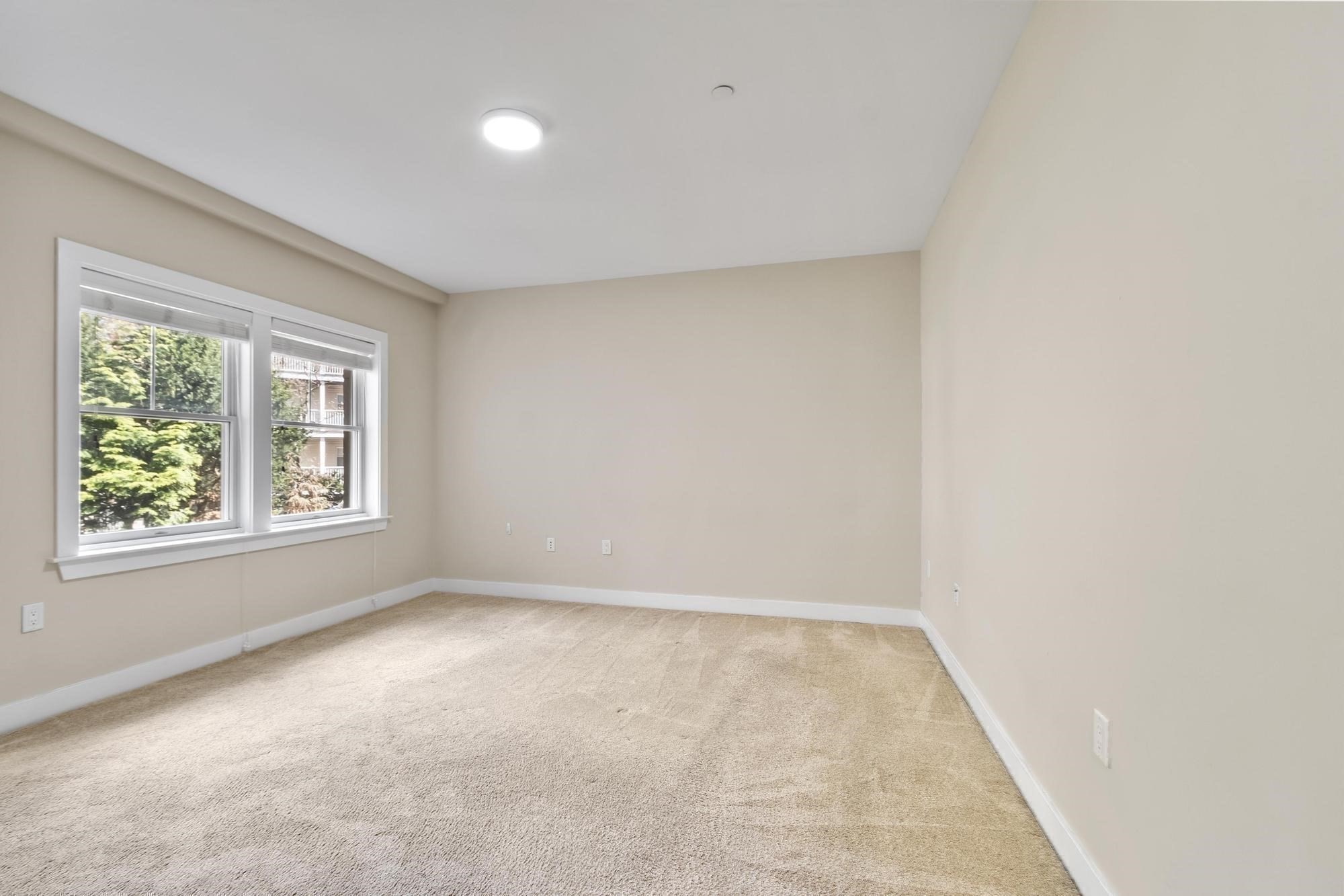 321 Hammond Pond Pkwy # 103