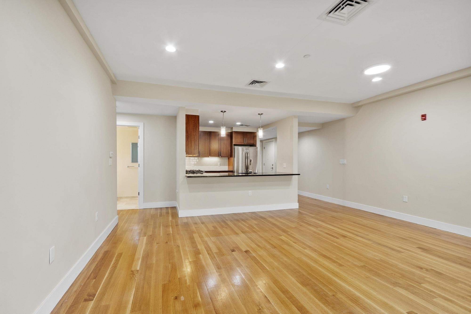 321 Hammond Pond Pkwy # 103