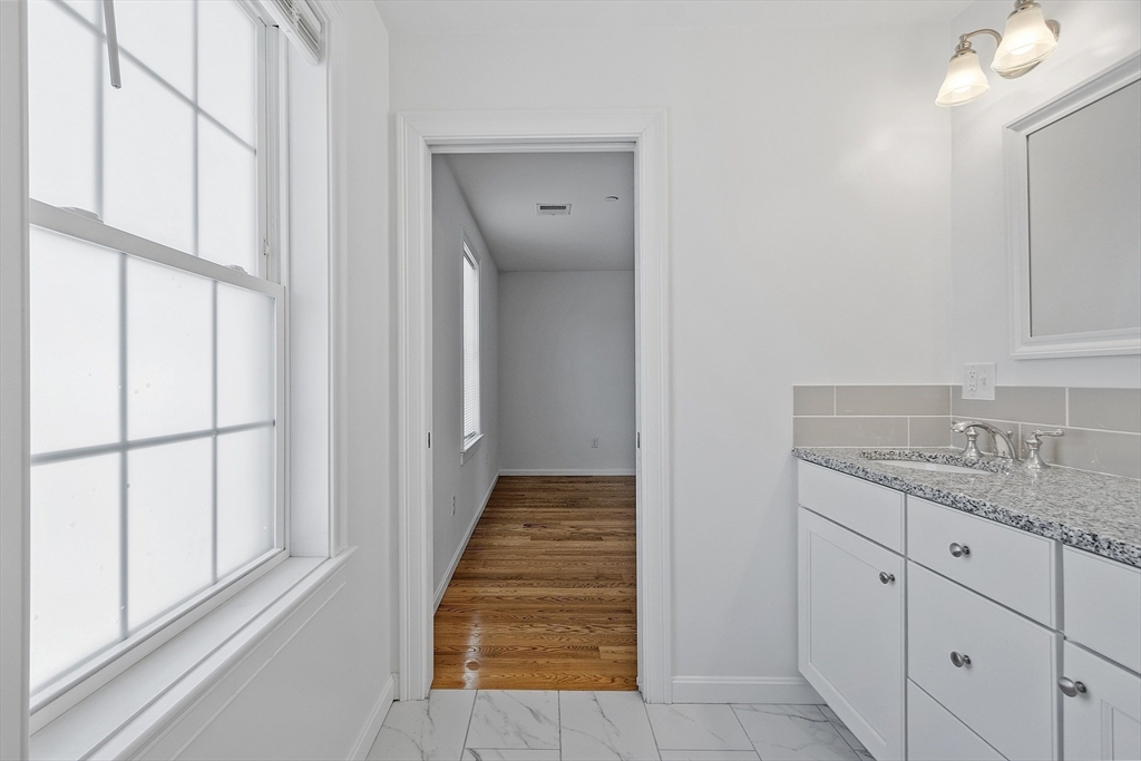 27 Mill St # D