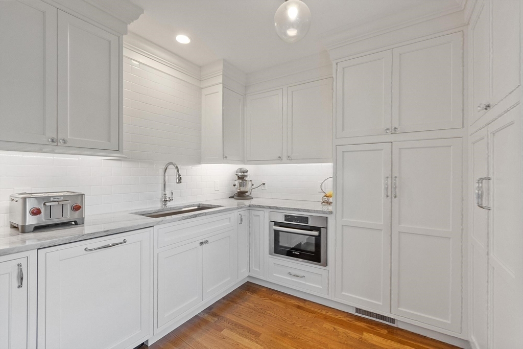 15 Blandford Dr