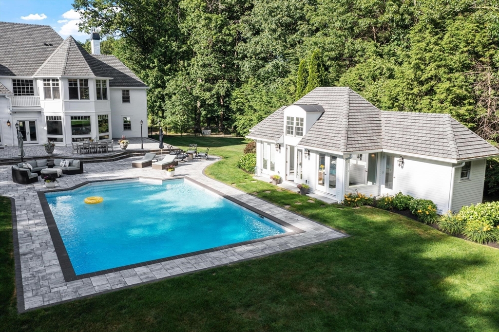 15 Blandford Dr