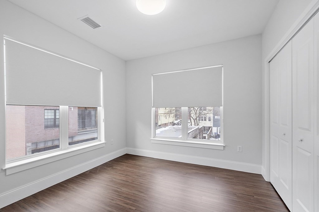 205 Maverick St # 201