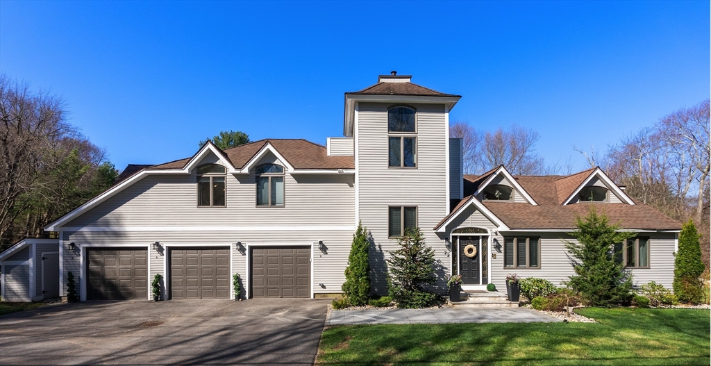 22 Old Cambridge Turnpike