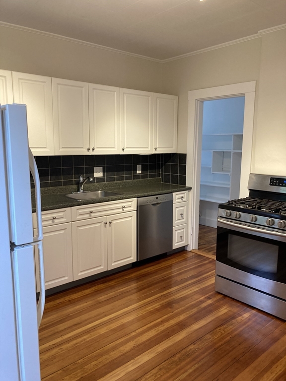 30 Falmouth St # 1