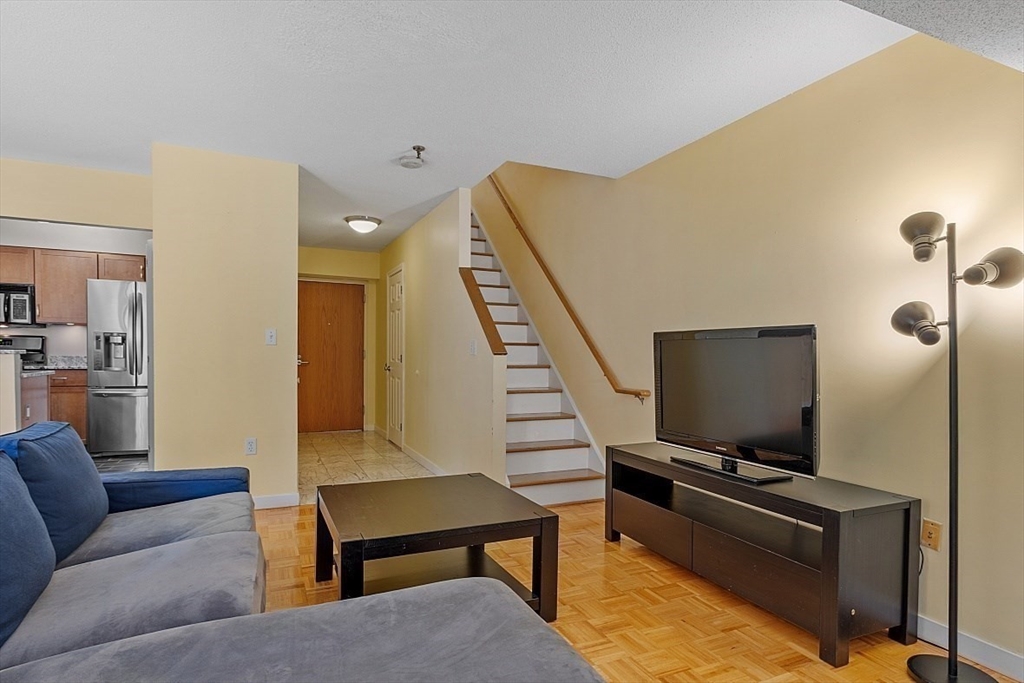 147 Kelton St # 717