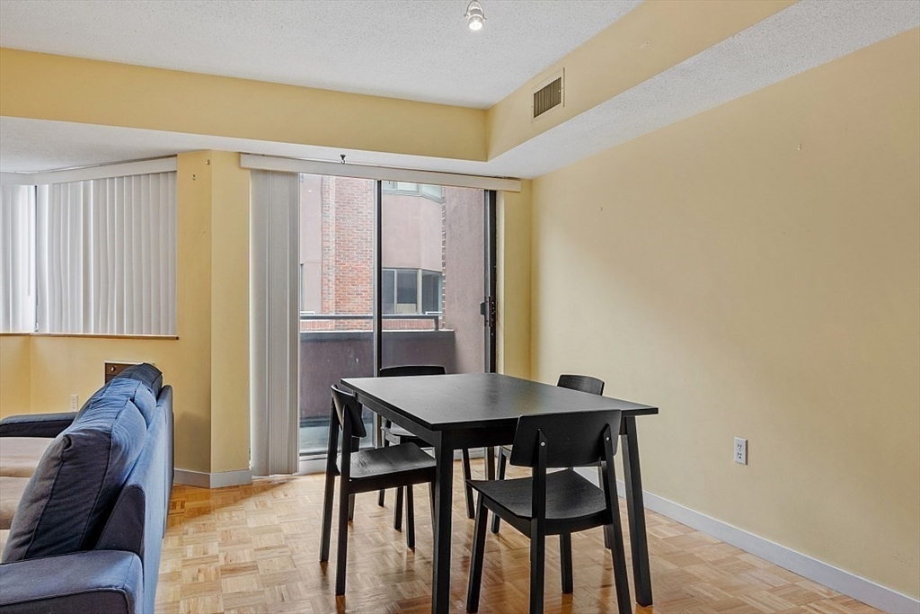 147 Kelton St # 717