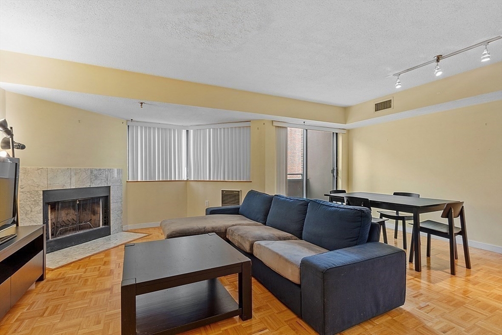147 Kelton St # 717