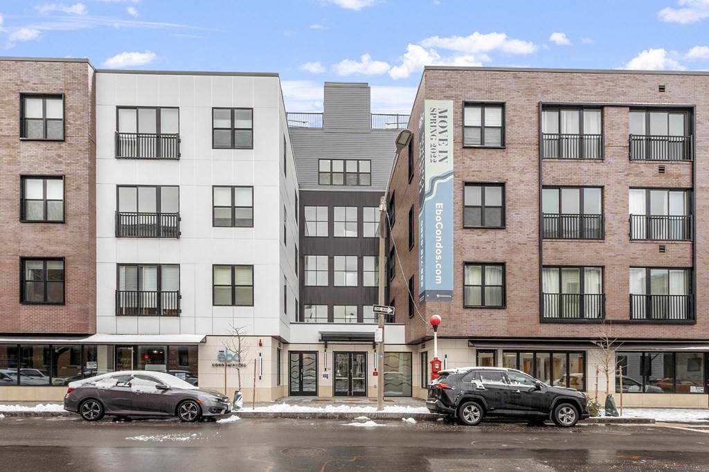 205 Maverick St # 211