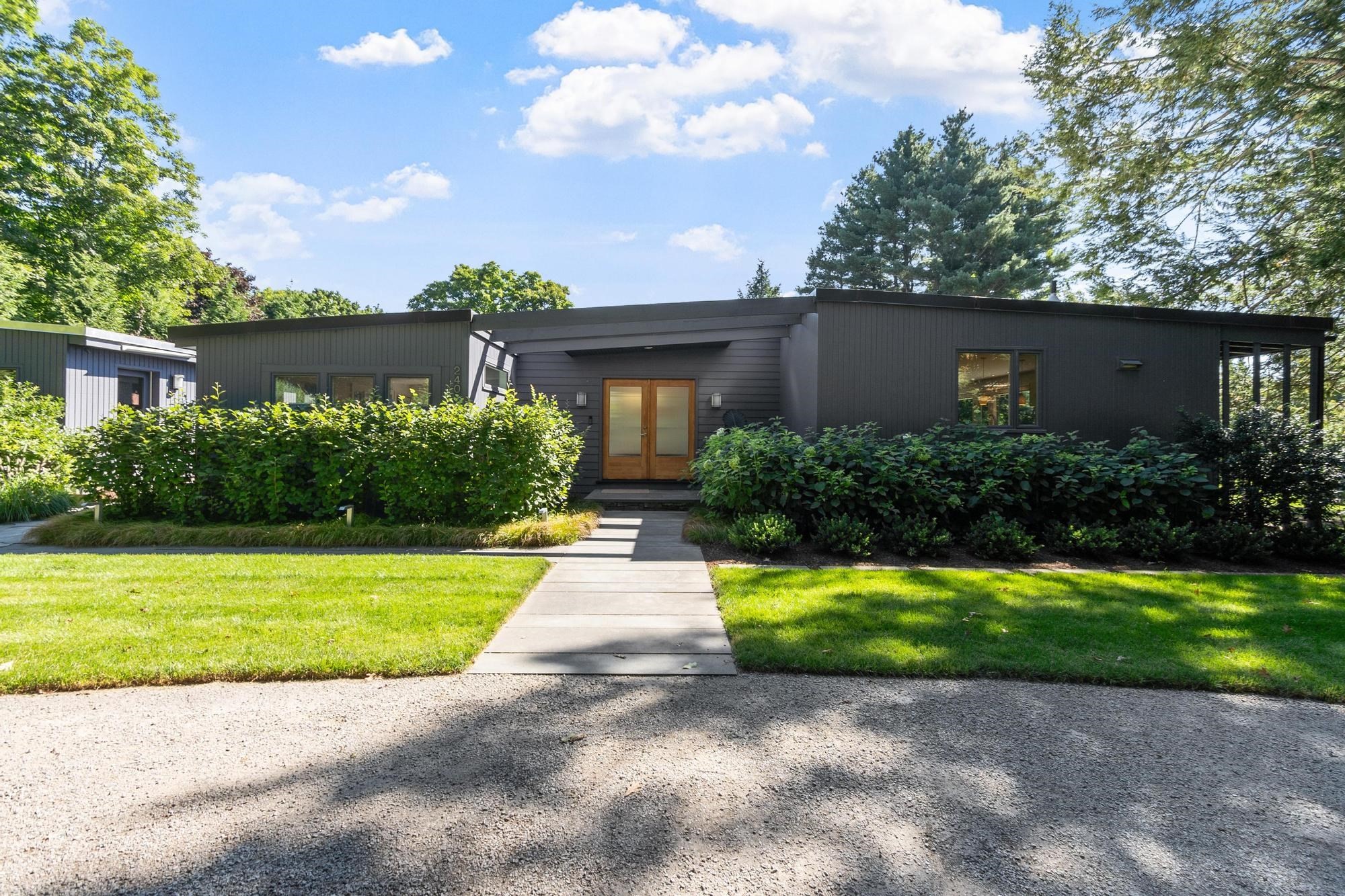 240 Concord Rd