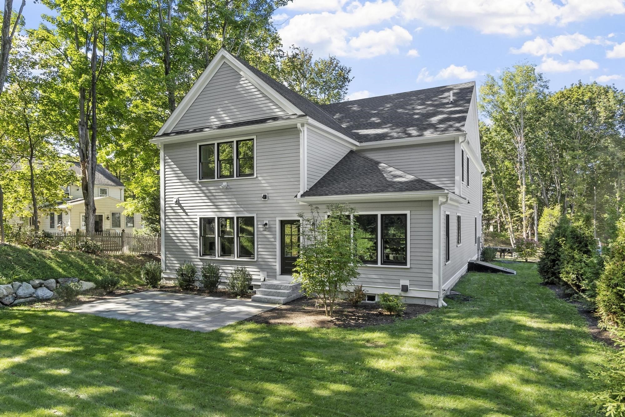 30 Harness Ln