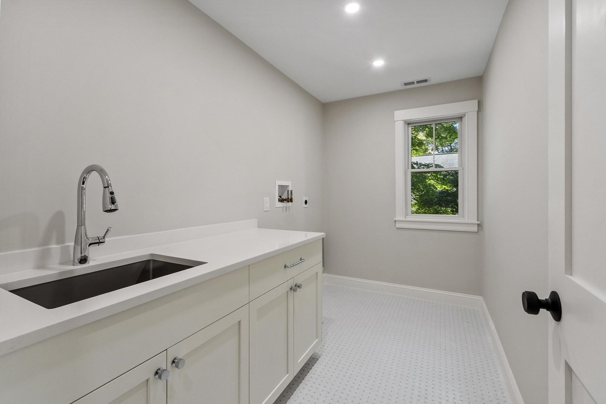 30 Harness Ln