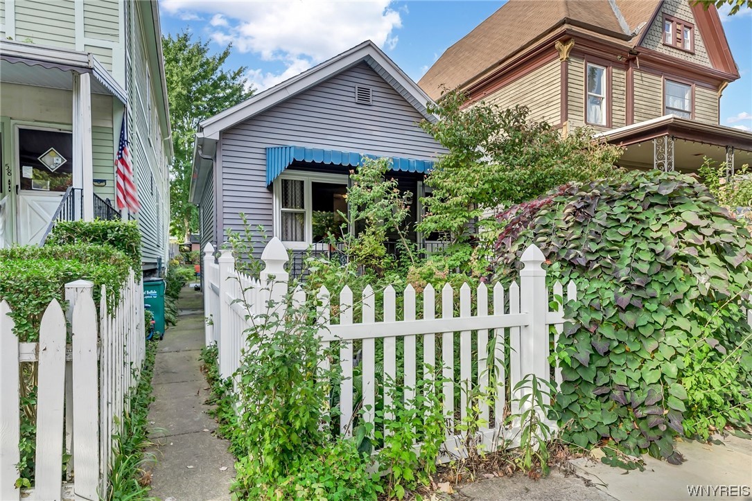 60 Ketchum Place