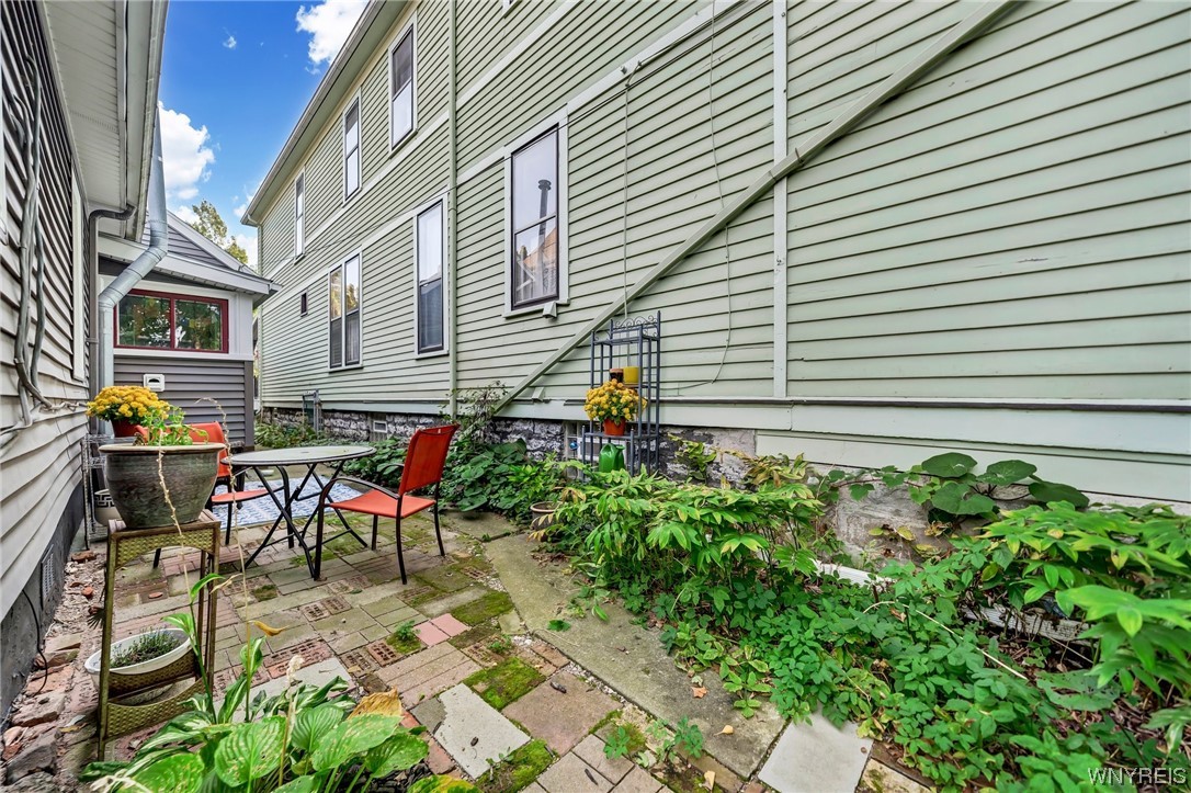 60 Ketchum Place