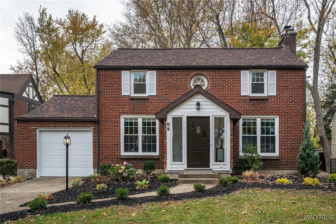 85 Roycroft Boulevard