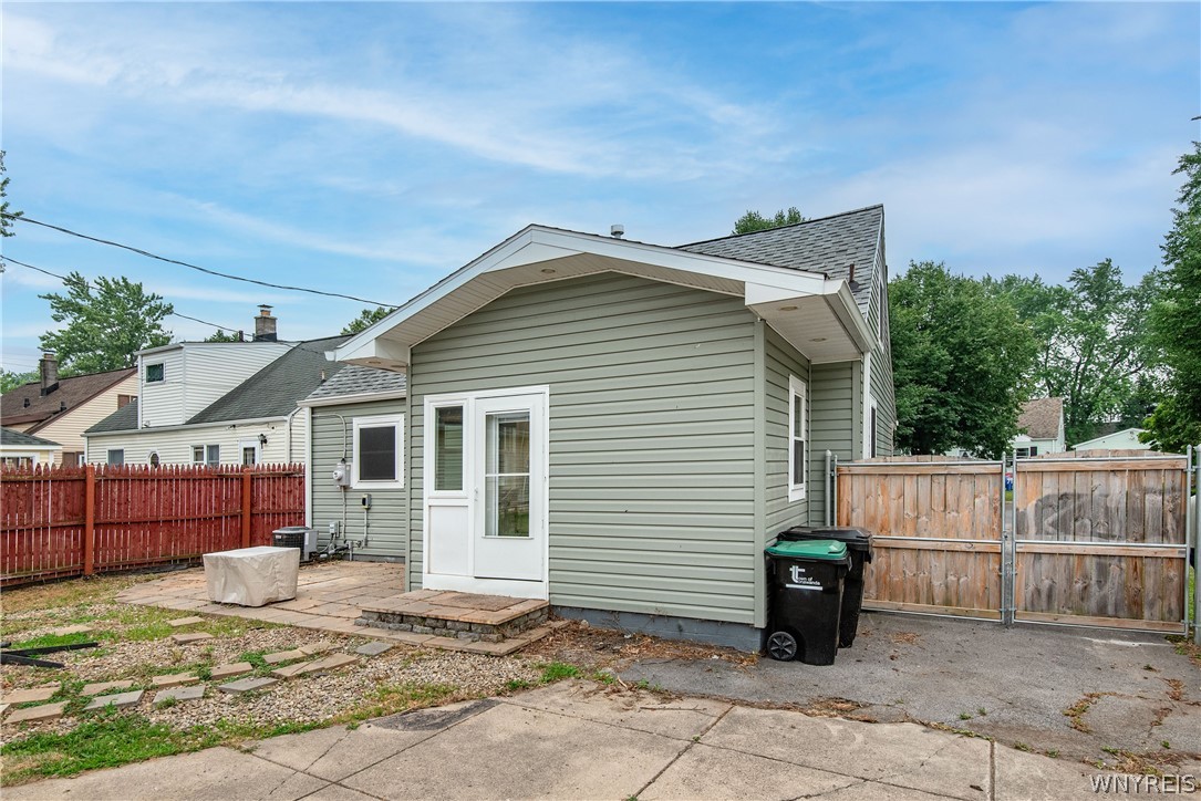 67 Nicholas Drive South