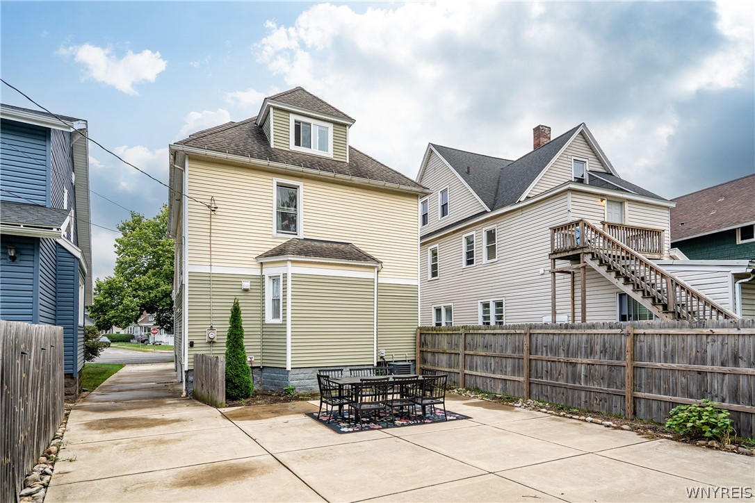 32 Red Jacket Parkway