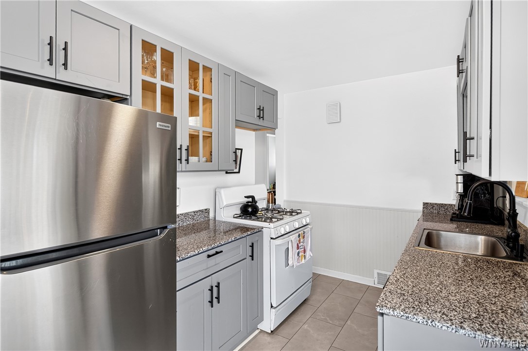 38 Old Colony Avenue