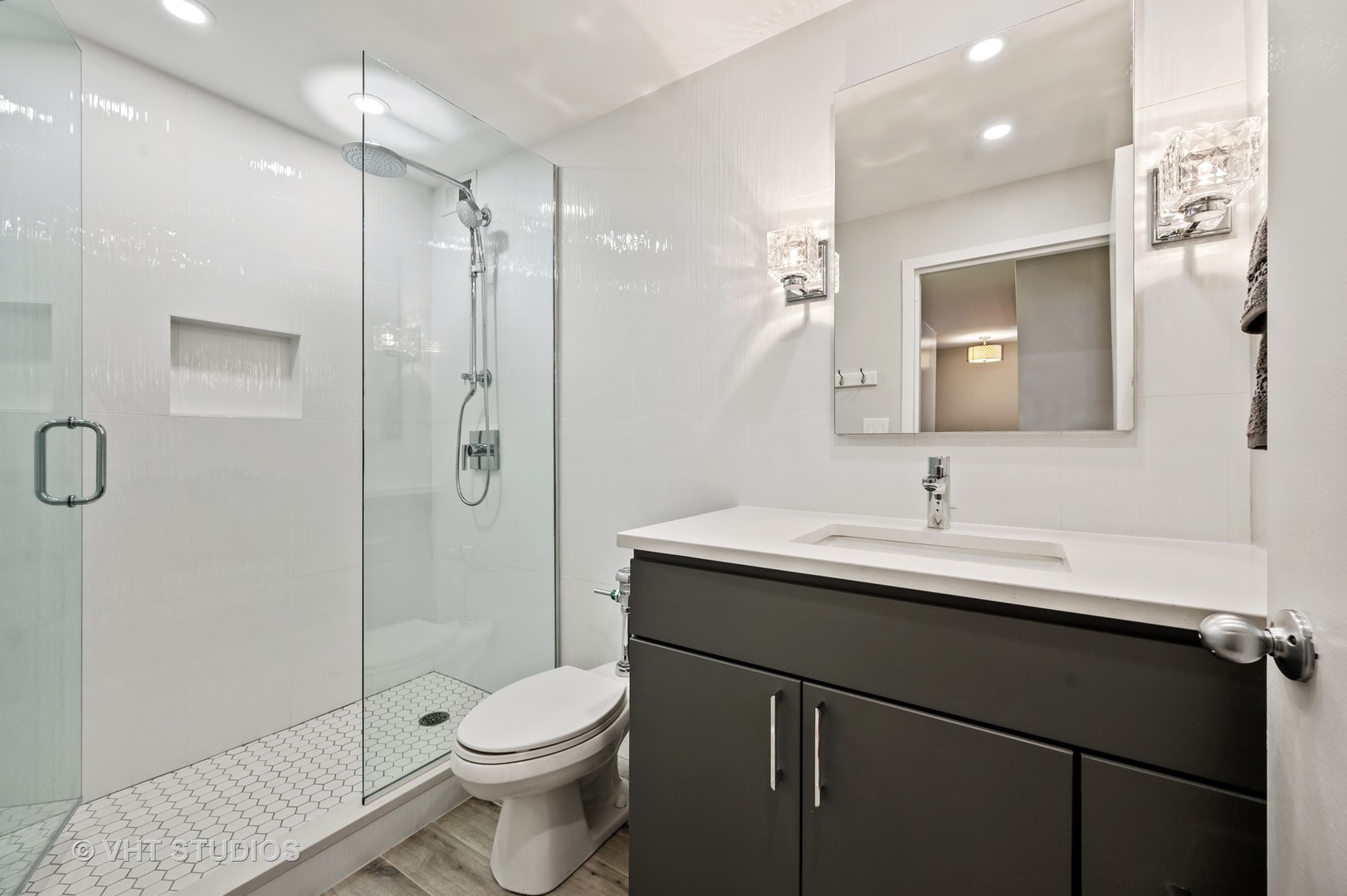 222 E Pearson Street Unit: 1604