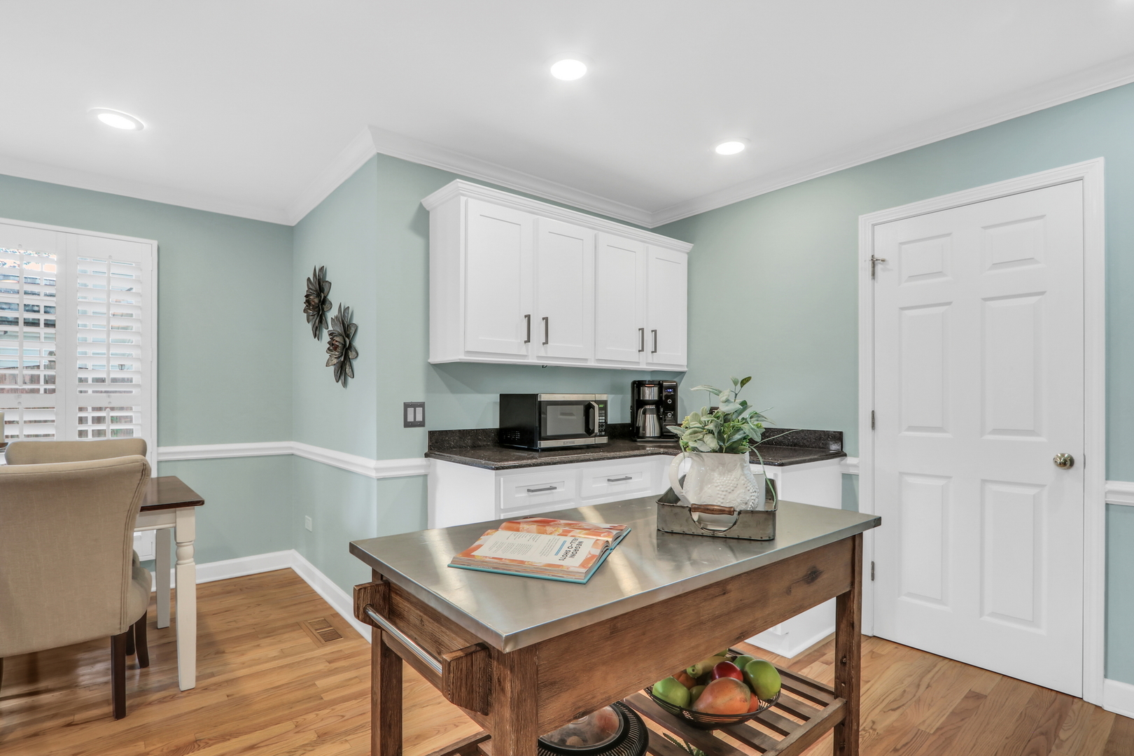4851 Middle Road